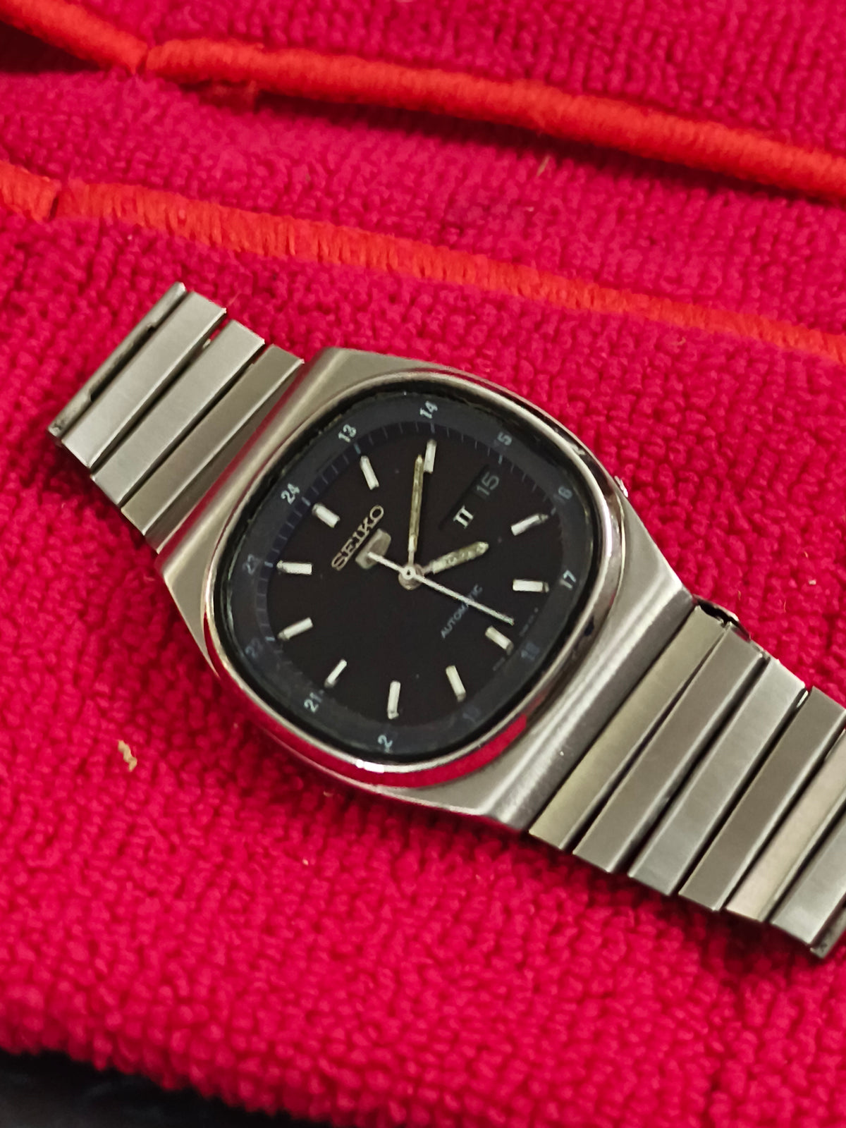 Seiko 5 Vintage Automatic Day Date 24-H Version with a Black Dial