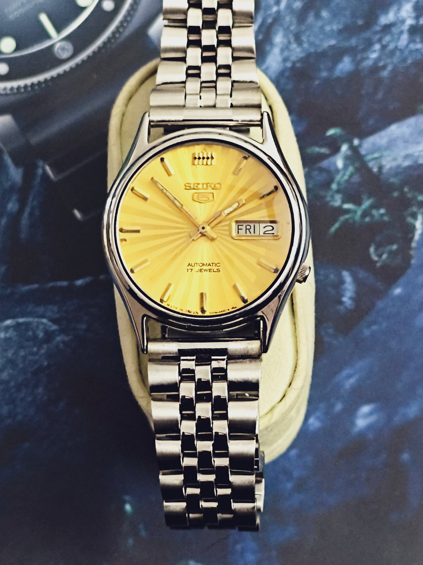 Seiko 5 Automatic Vintage Watch with a Golden Sunbeam Pattern Dial