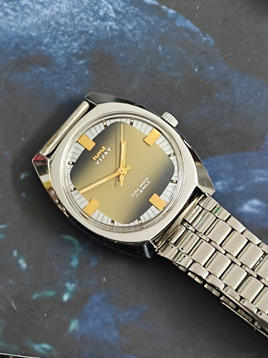 HMT Vijay Hand-wound Vintage Watch with a Gradient Dial