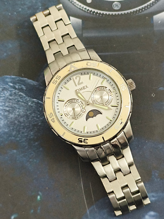Timex Sun & Moon Quartz Watch with a Silver-toned Dial