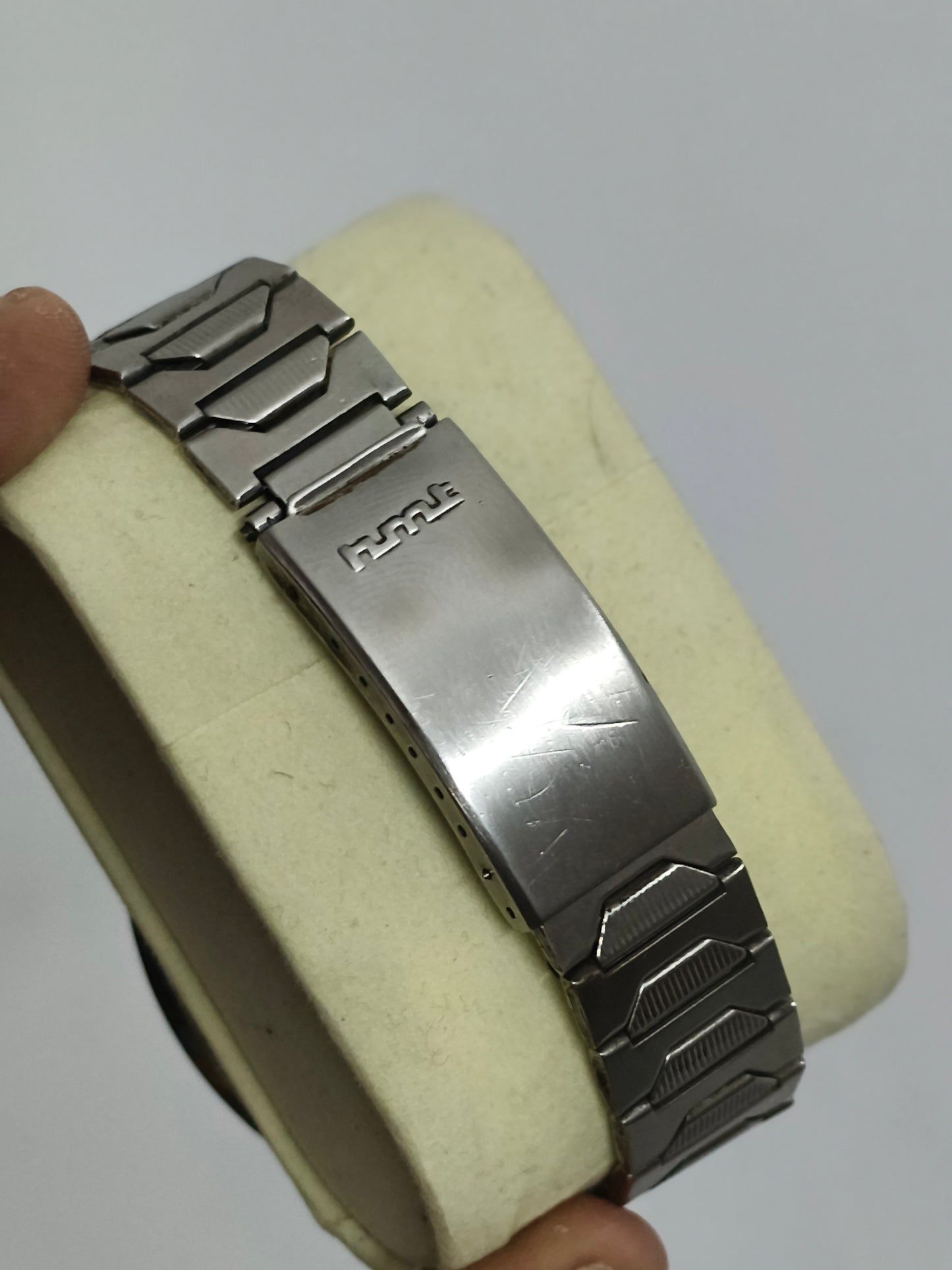 HMT Vijay Mechanical Watch Featuring a Distinct Gradient Dial with Crosshair Pattern