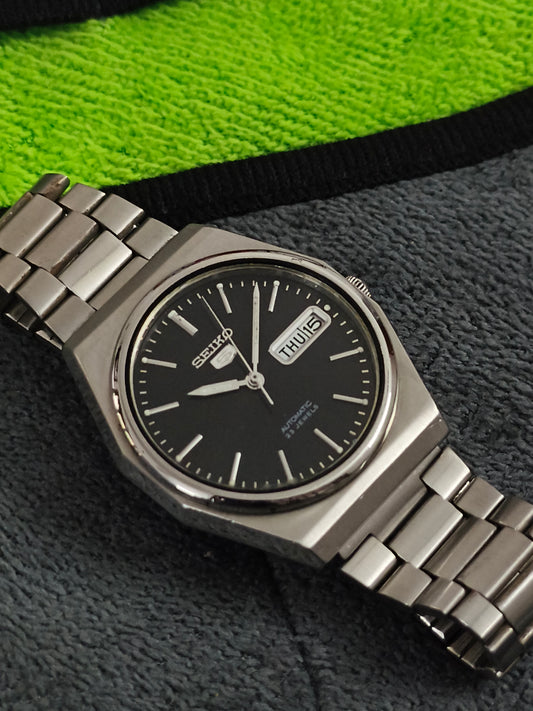 Seiko 5 Vintage Automatic Day Date Watch with a Black Dial and the Cal. 6349 Movement
