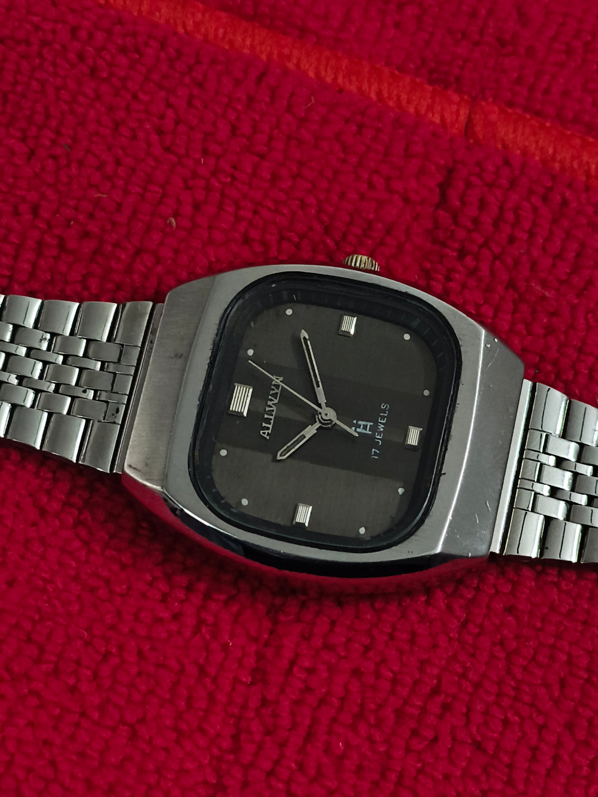Allwyn Hand-wound Mechanical Vintage Watch with a Vertical Stripes Dial