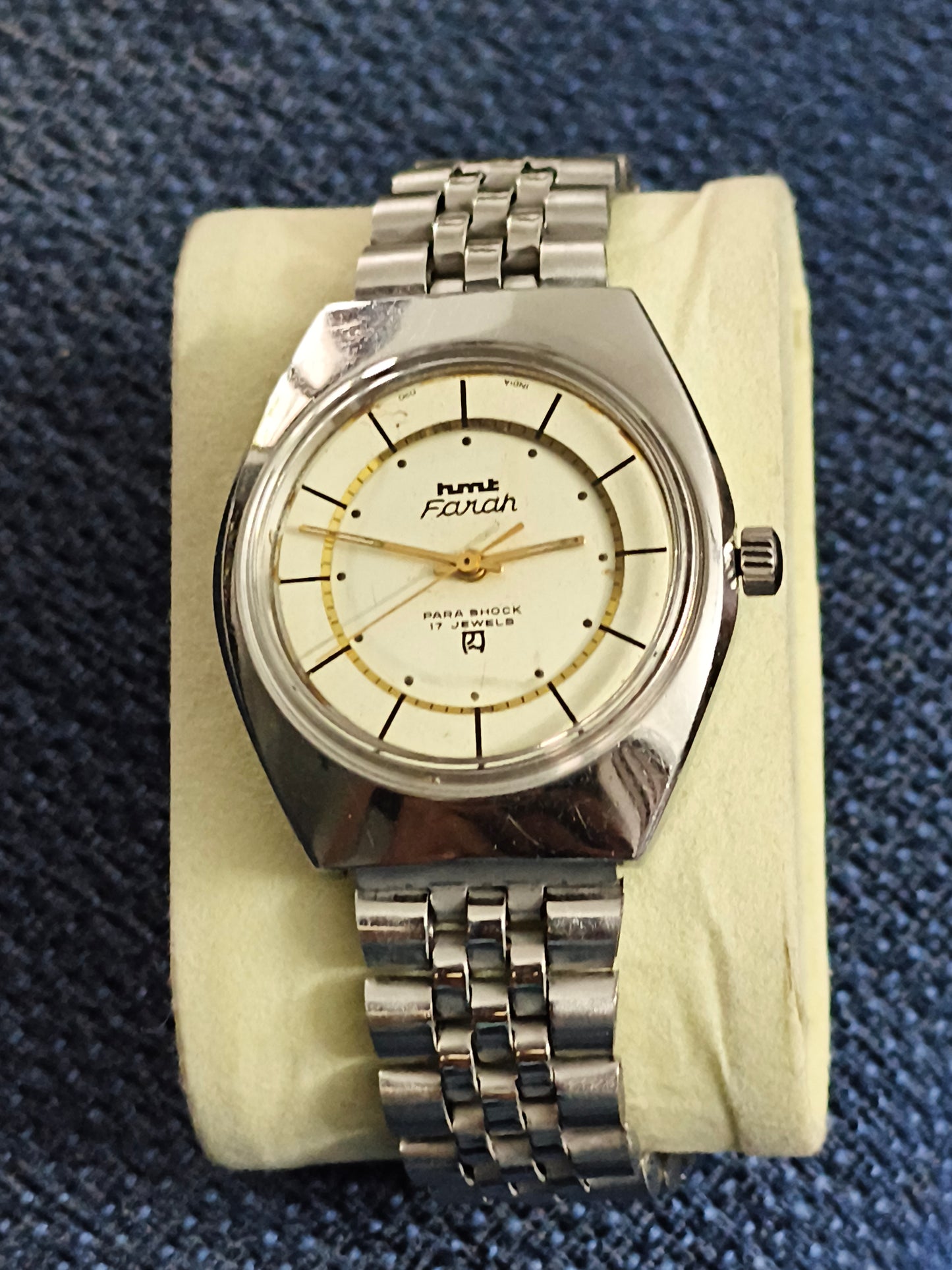 HMT Farah Hand-wound Neo-Vintage Watch with a Silver-toned Dial